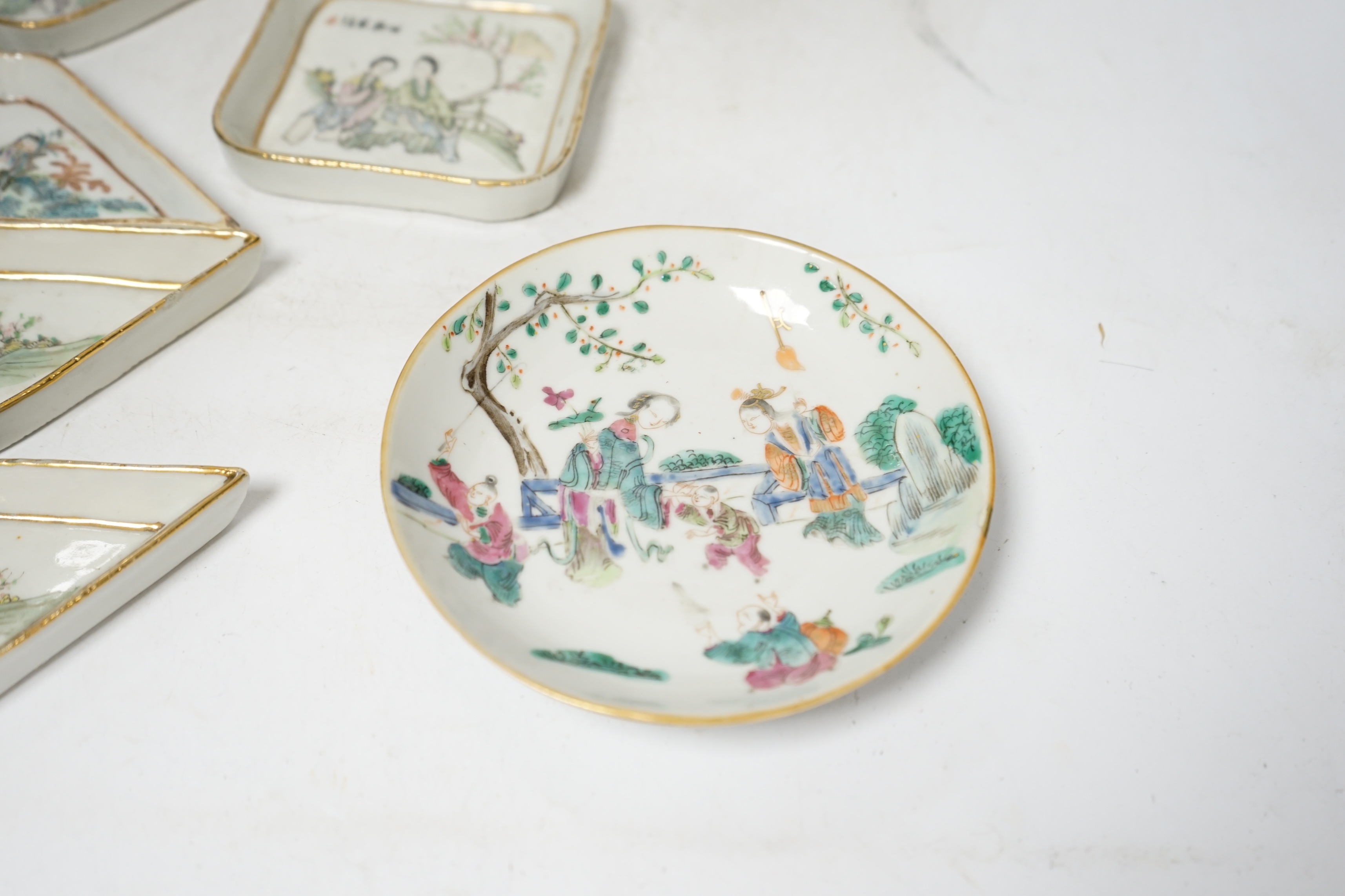 Chinese ceramics to include a teapot and a set of five dishes, 19th/20th century, largest 15cm wide. Condition - poor